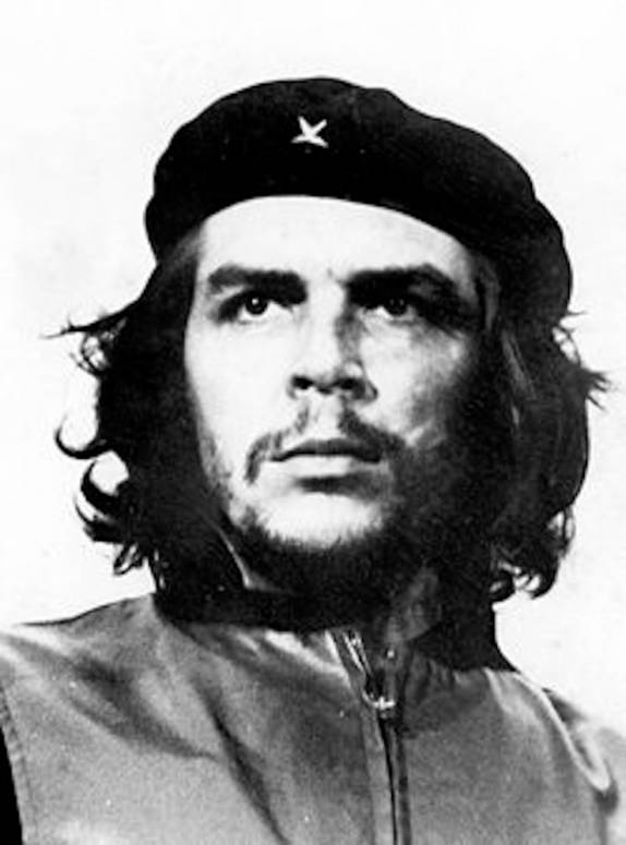 A mais famosa foto de Che Guevara, tirada por Alberto Korda, durante cerimônia em Havana